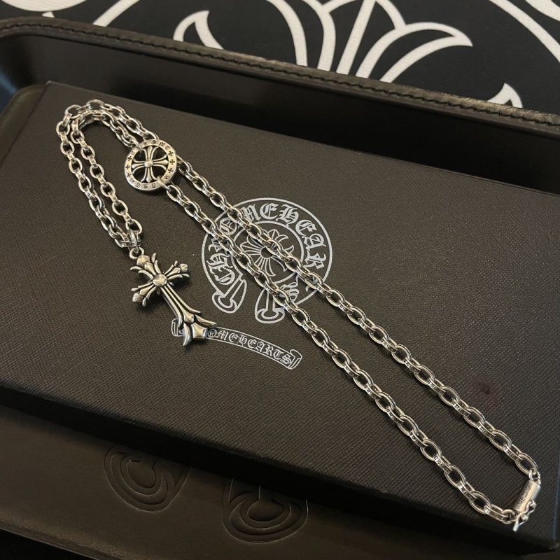 Ch**me He**ts necklaces